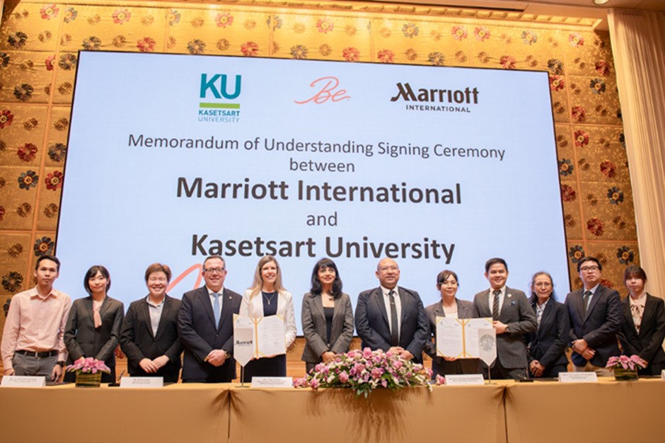 Featured image for “การลงนามในบันทึกข้อตกลงความร่วมมือระหว่างมหาวิทยาลัยเกษตรศาสตร์และ Marriott International, Inc. เพื่อเสริมสร้างศักยภาพนิสิตสู่การเป็นผู้นำในอุตสาหกรรมการบริการของประเทศไทย”